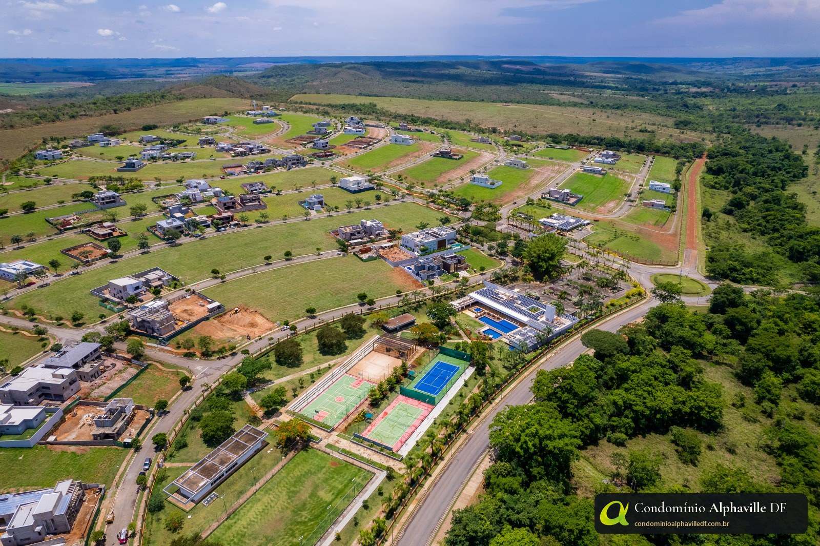 Vista aérea do Condomínio Alphaville Brasília, o maior empreendimento residencial do Brasil