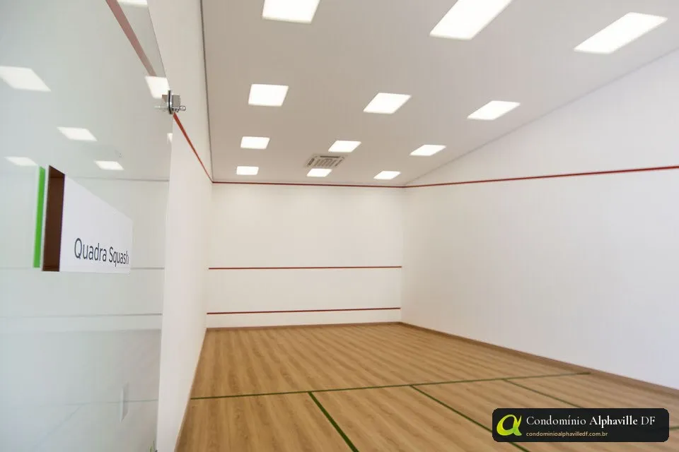 Squash court at the Residencial 2 clubhouse