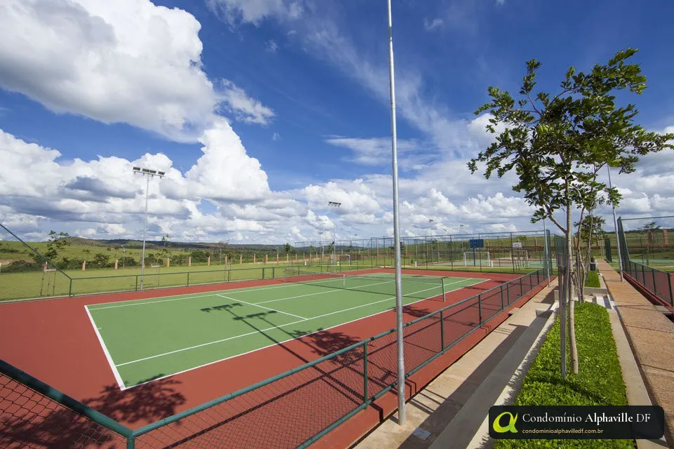 Tennis courts in Residencial 2